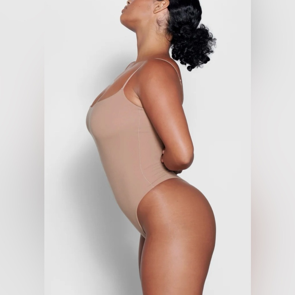 SKIMS FITS EVERYBODY CAMI THONG BODYSUIT size 3X - Picture 3 of 6
